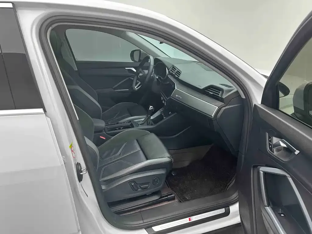 Audi Q3 Sportback — фото 8