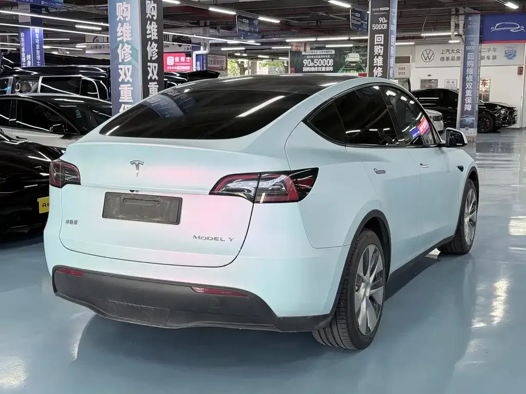 Tesla Model Y — фото 6