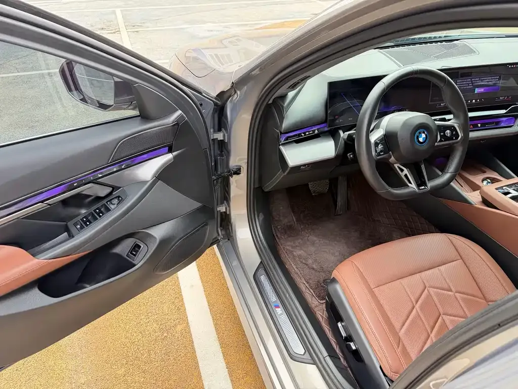 BMW i5 — фото 9