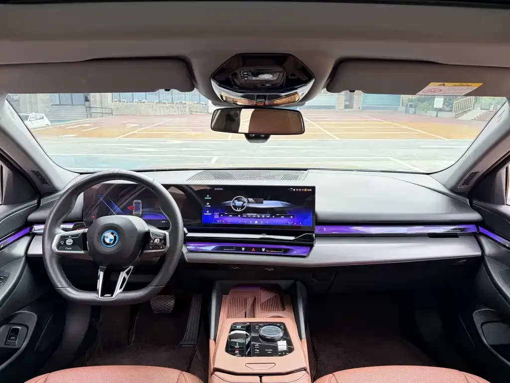 BMW i5 — фото 8