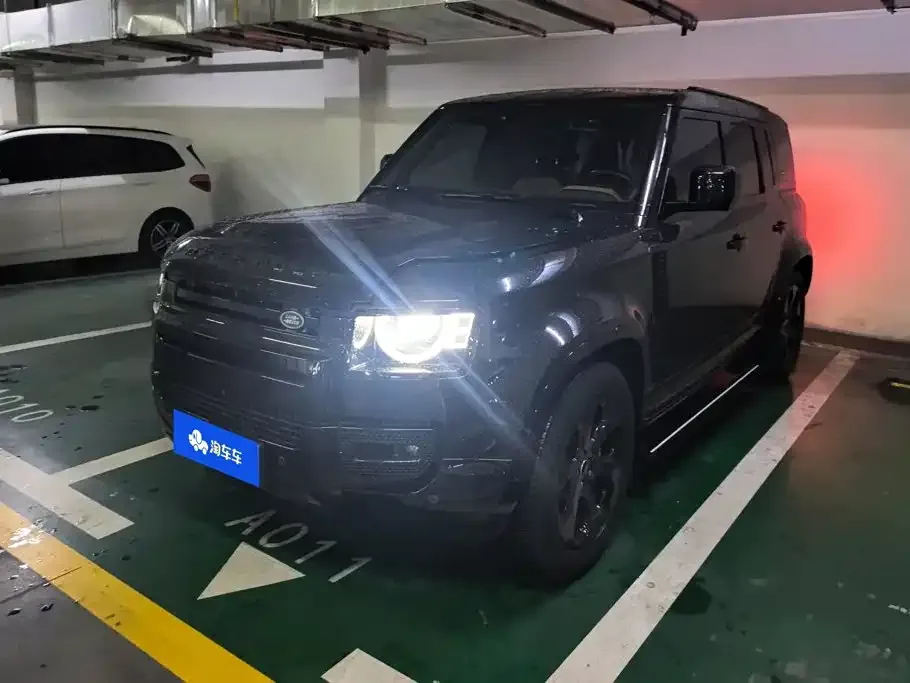 Land Rover Defender — фото 1