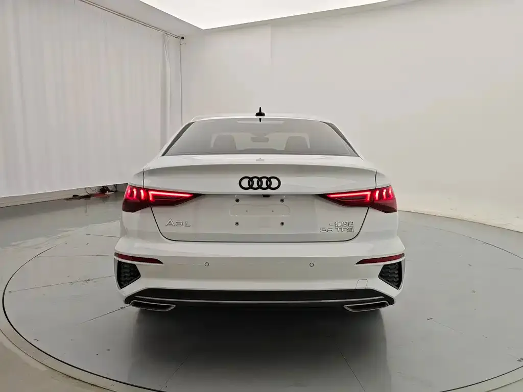 Audi A3 — фото 2