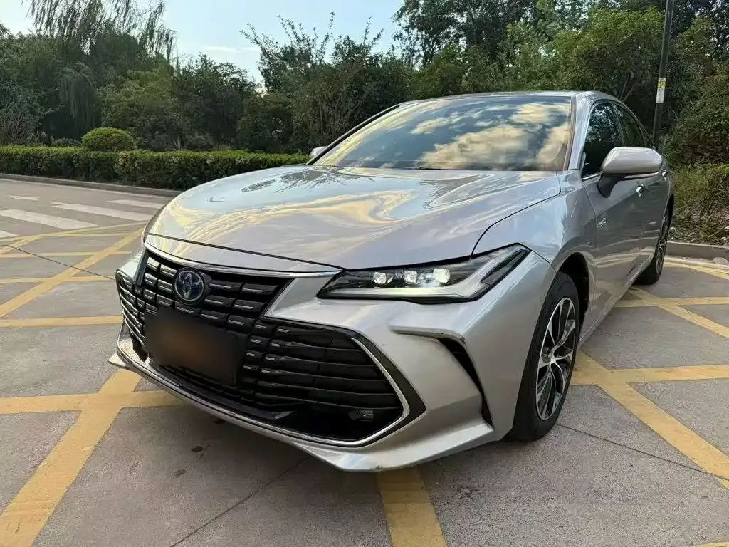 Toyota Avalon — фото 1
