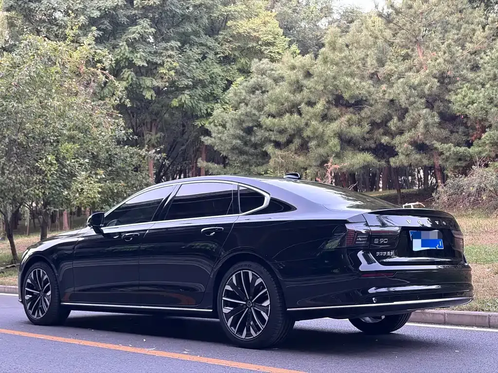 Volvo S90 — фото 10