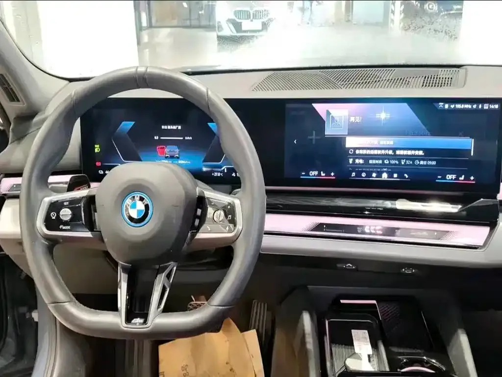 BMW i5 — фото 8