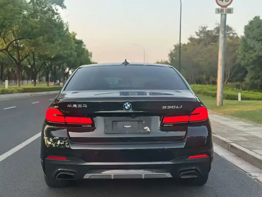 BMW 5 Series — фото 2