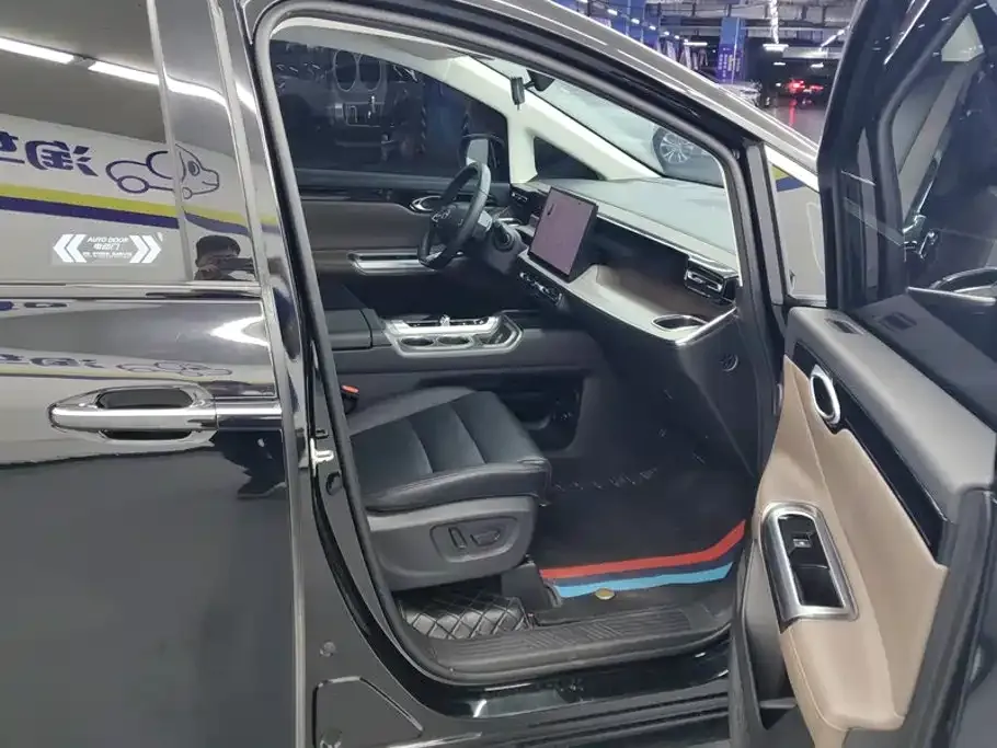GAC Motor Trumpchi E8 — фото 8