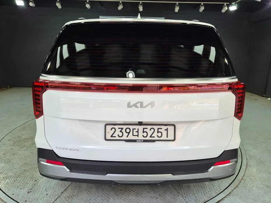 Kia Carnival — фото 7