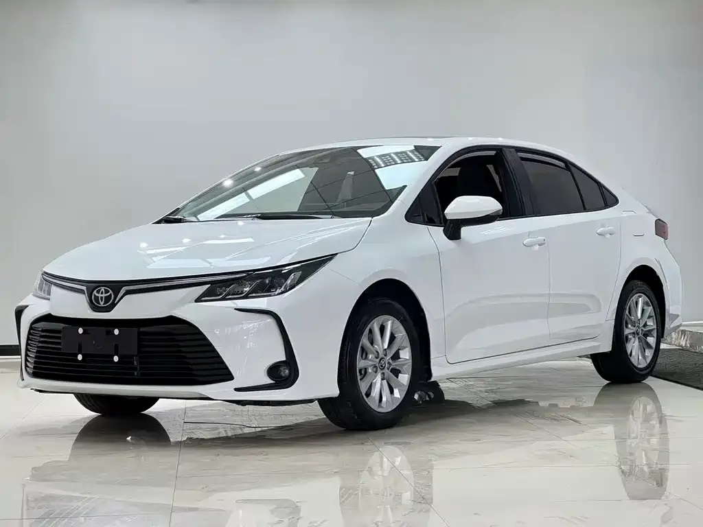 Toyota Corolla — фото 1