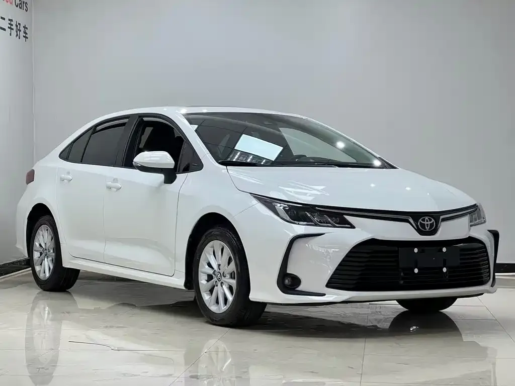 Toyota Corolla — фото 9