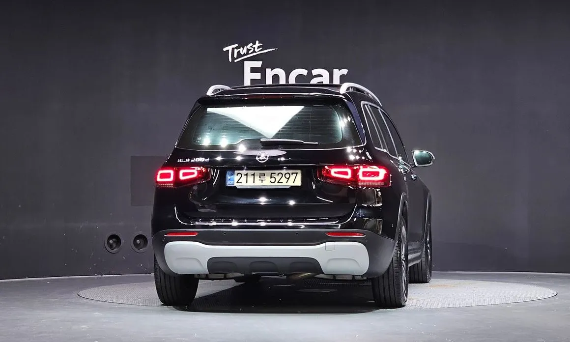 Mercedes-Benz GLB-Class — фото 10
