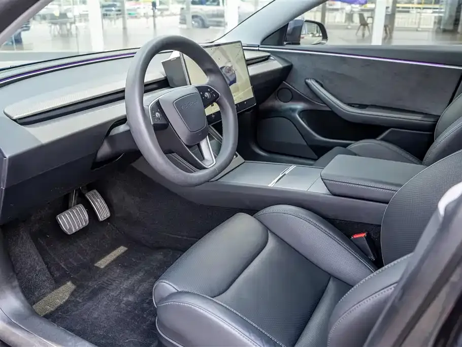 Tesla Model 3 — фото 7