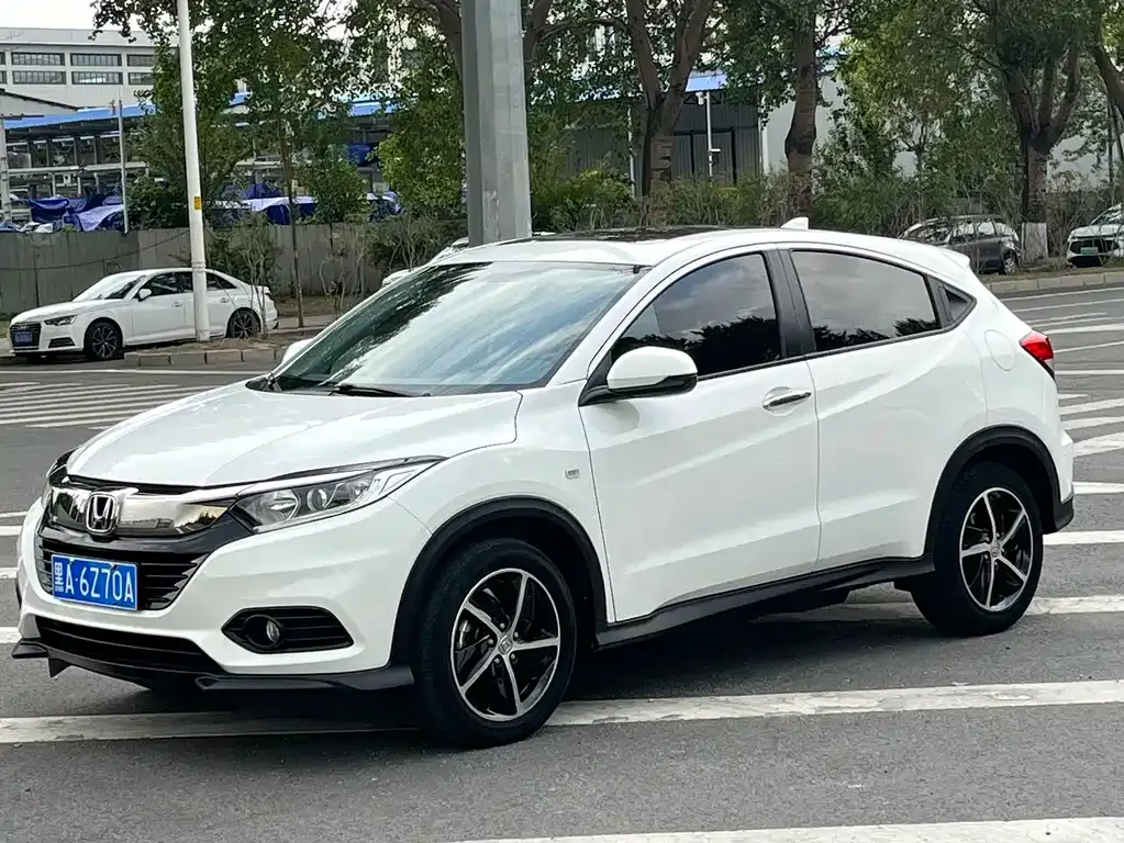 Honda Vezel — фото 1