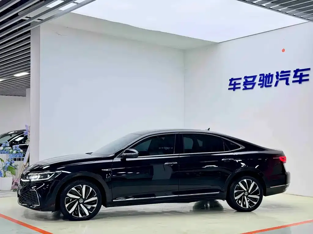 Volkswagen Passat — фото 6
