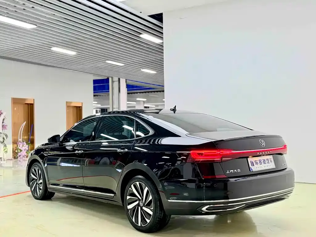 Volkswagen Passat — фото 7