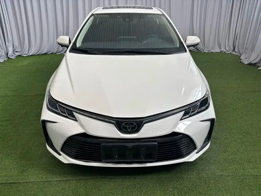 Toyota Corolla — фото 10