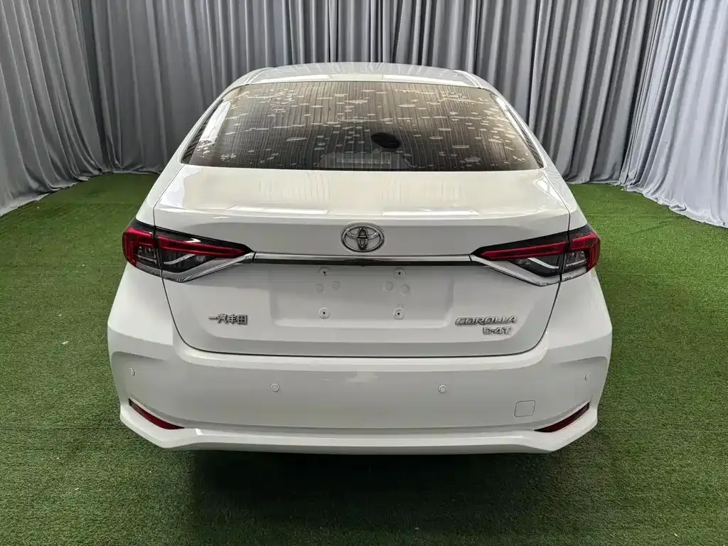Toyota Corolla — фото 8