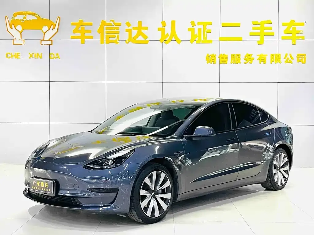Tesla Model 3 — фото 1