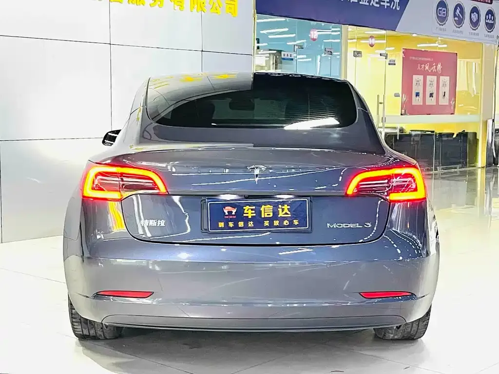 Tesla Model 3 — фото 10
