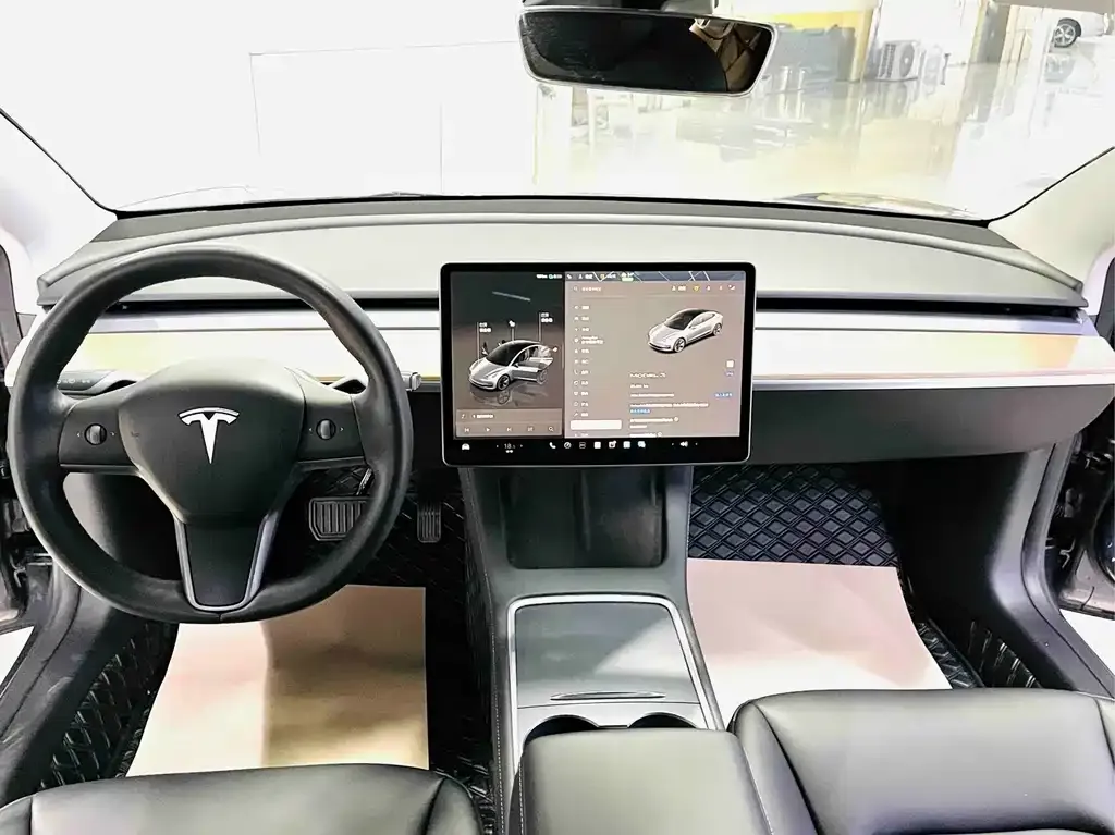 Tesla Model 3 — фото 8