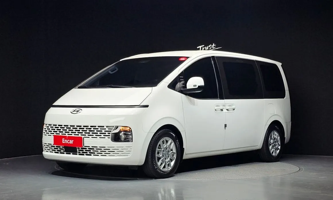 Hyundai Staria — фото 1