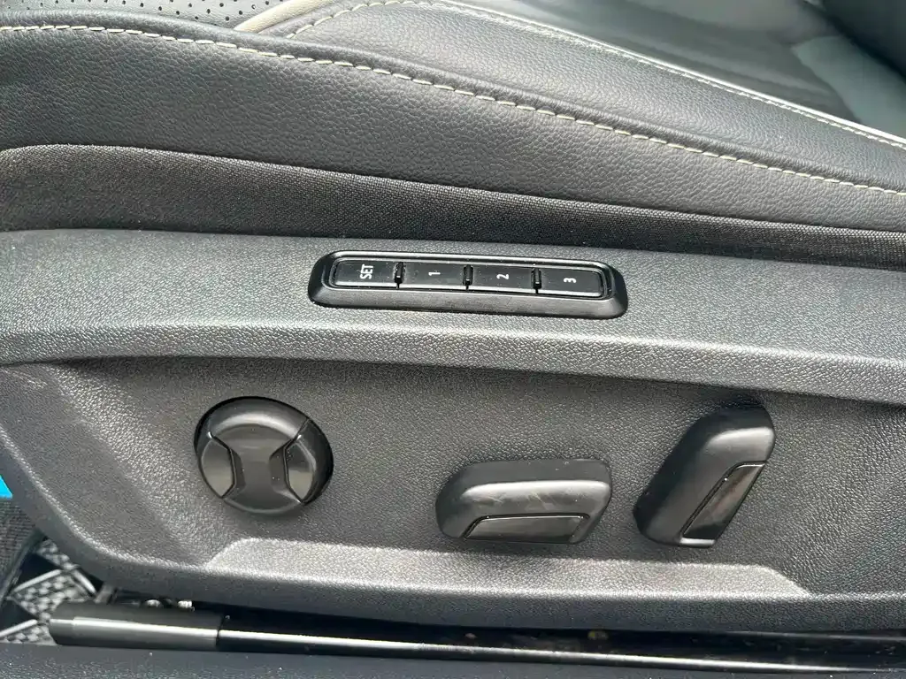 Volkswagen Passat — фото 10
