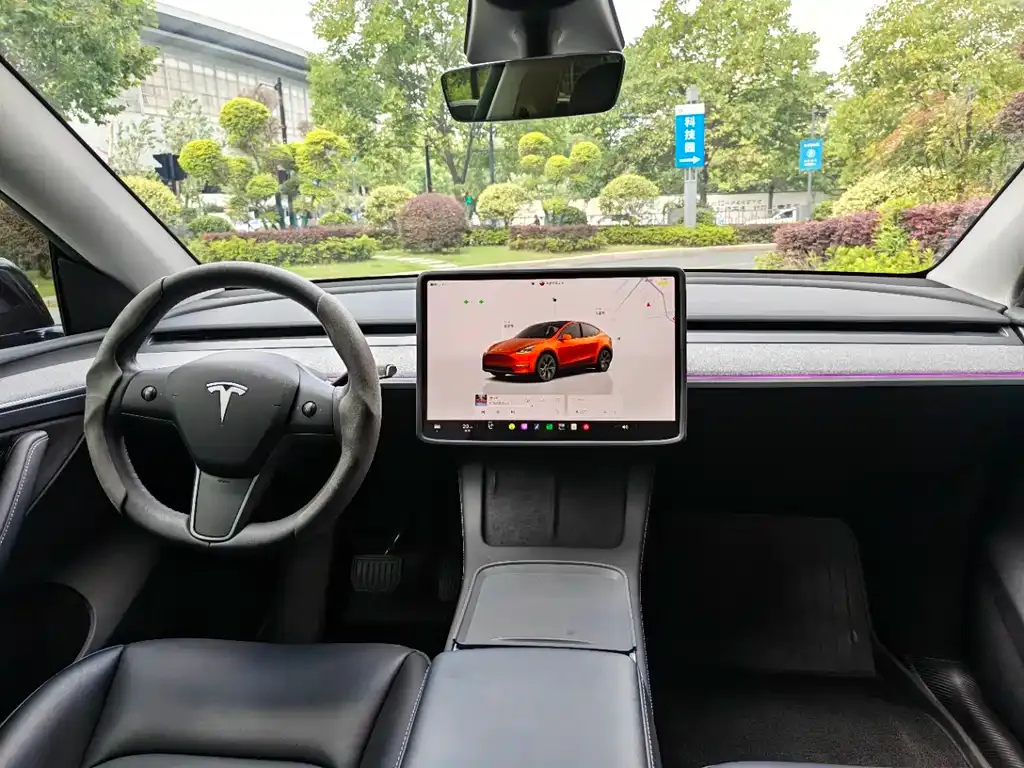 Tesla Model Y — фото 2