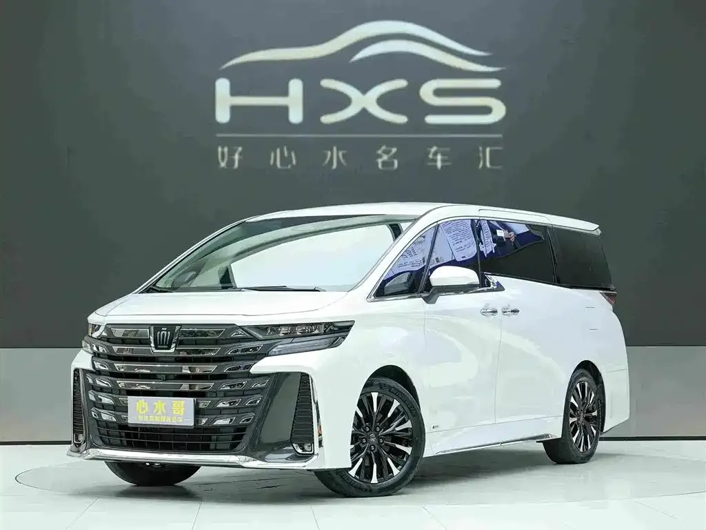 Toyota Vellfire — фото 1