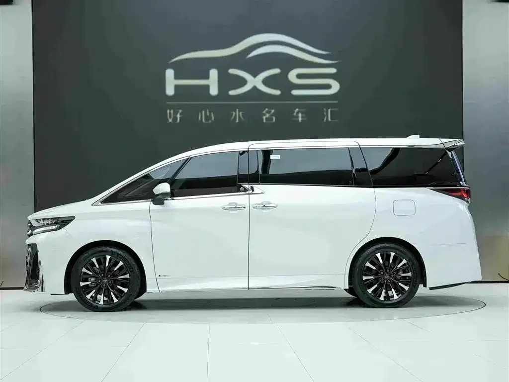 Toyota Vellfire — фото 9