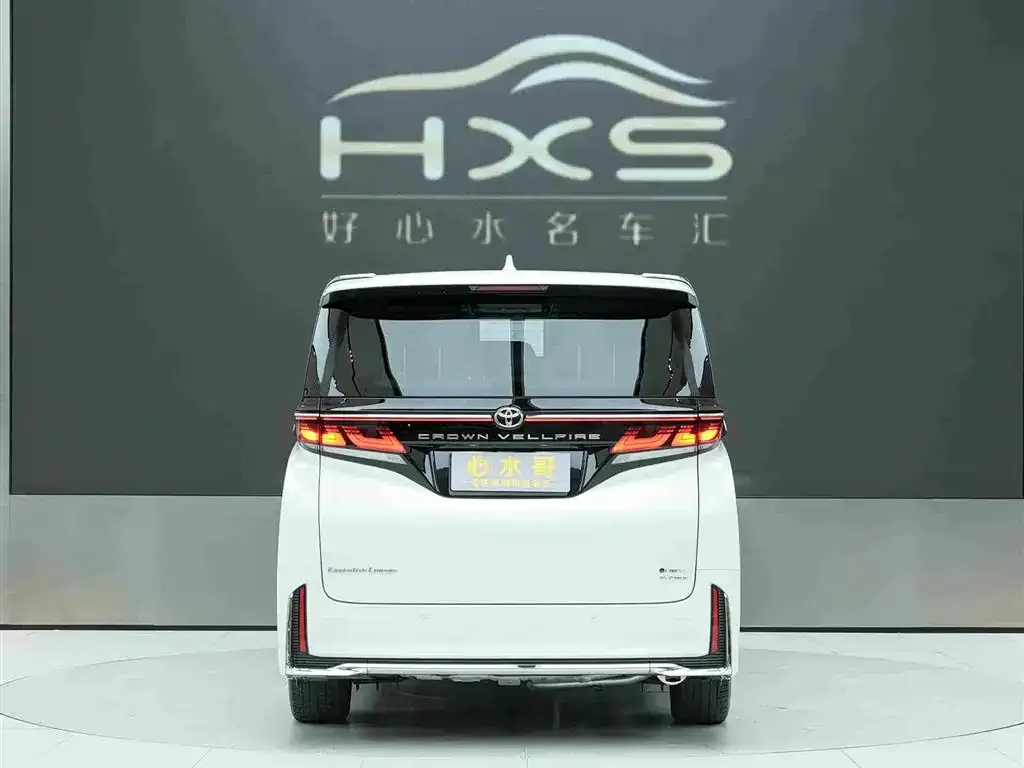 Toyota Vellfire — фото 2