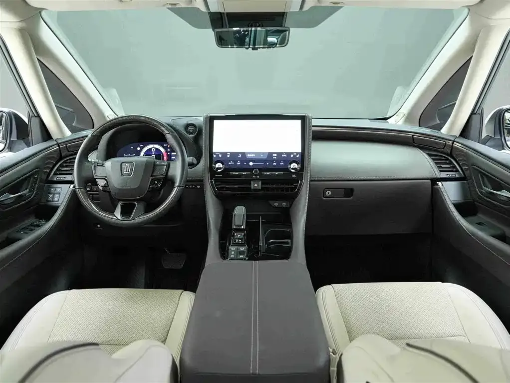 Toyota Vellfire — фото 8