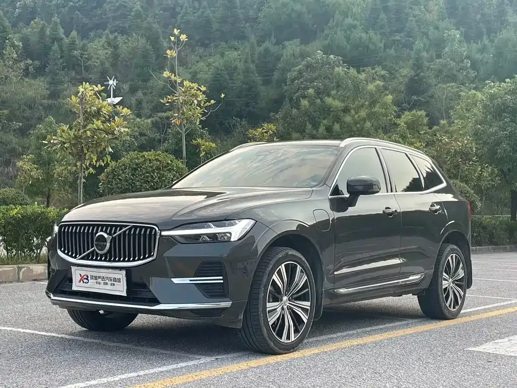 Volvo XC60 PHEV — фото 1