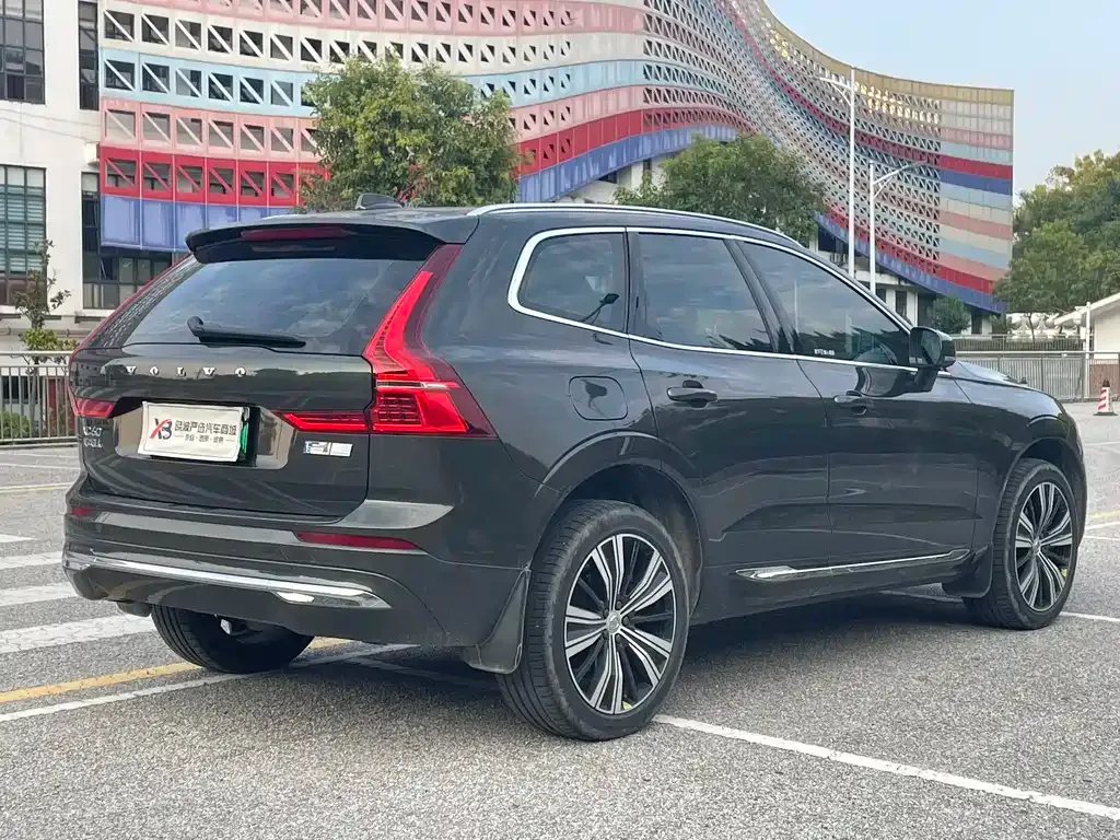 Volvo XC60 PHEV — фото 5