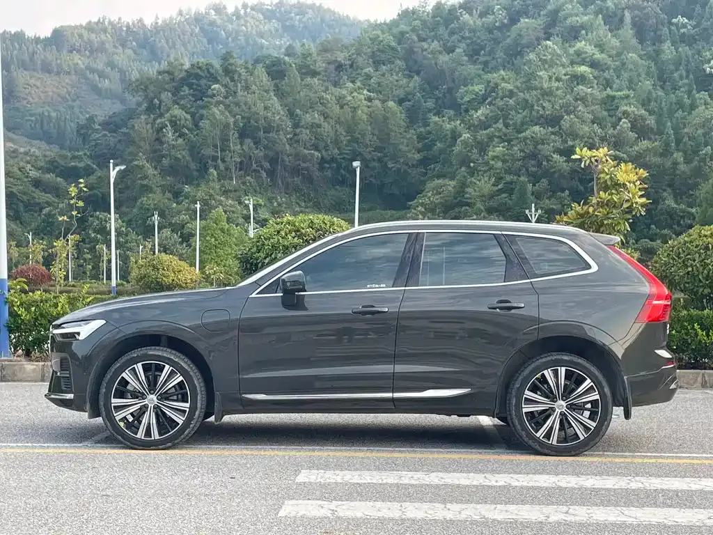 Volvo XC60 PHEV — фото 2