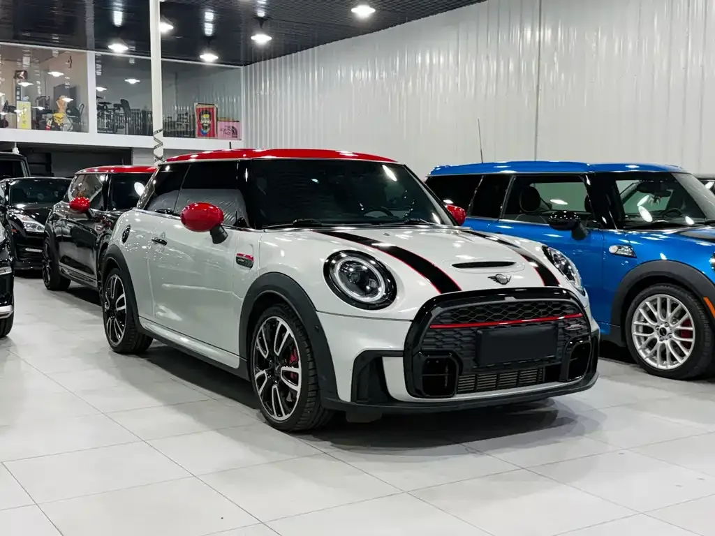 MINI JCW (John Cooper Works) — фото 1