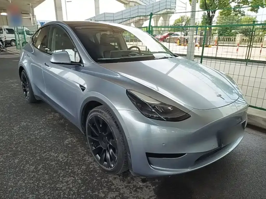 Tesla Model Y — фото 6