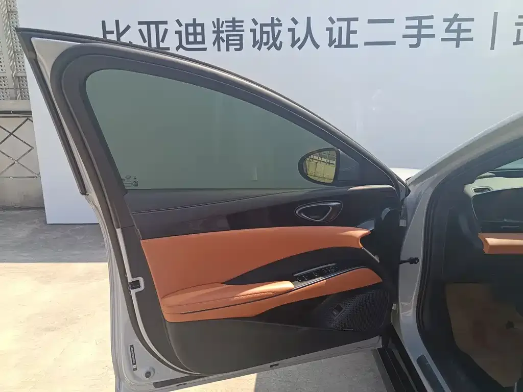 BYD Seal — фото 9