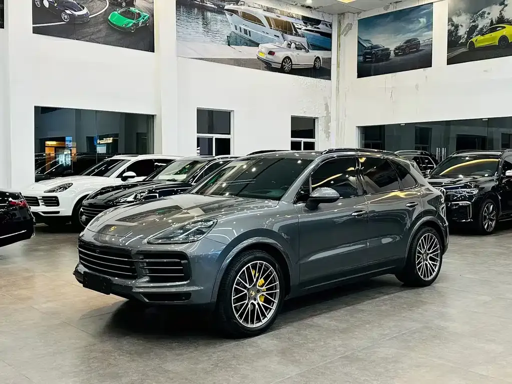 Porsche Cayenne — фото 1
