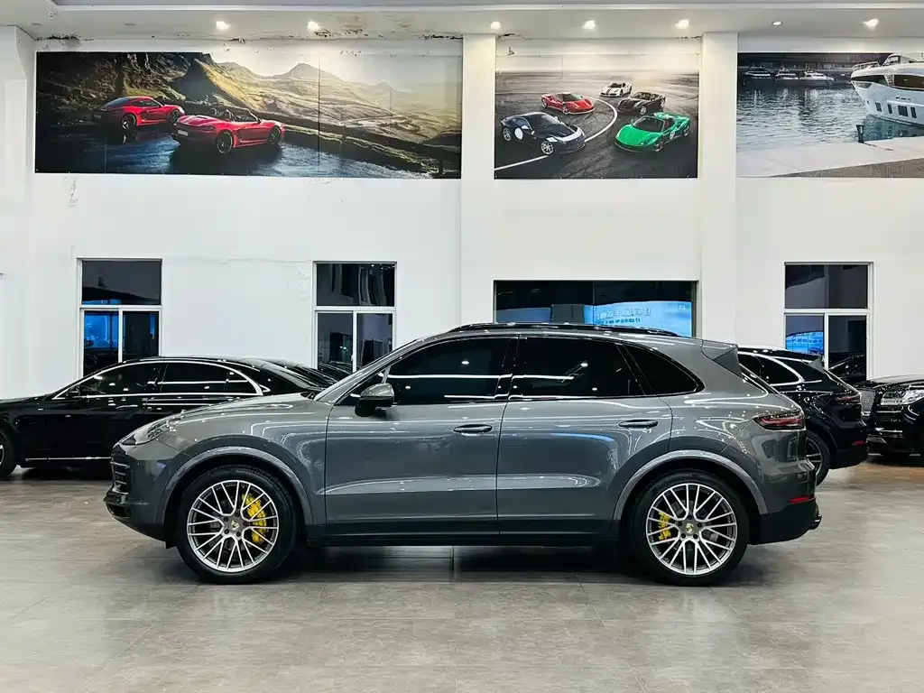 Porsche Cayenne — фото 7