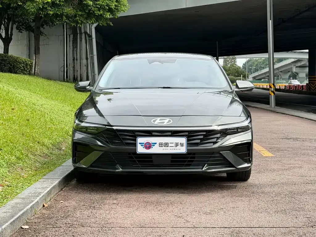 Hyundai Elantra — фото 5