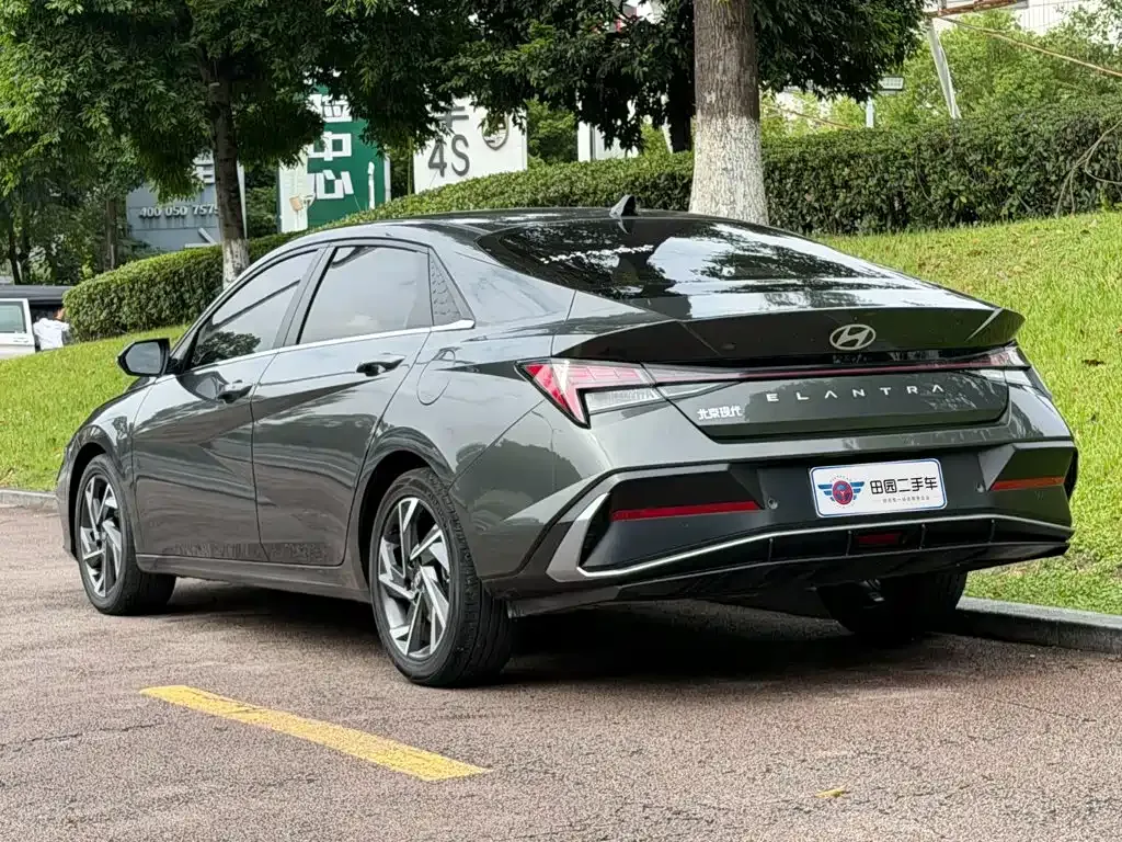 Hyundai Elantra — фото 6