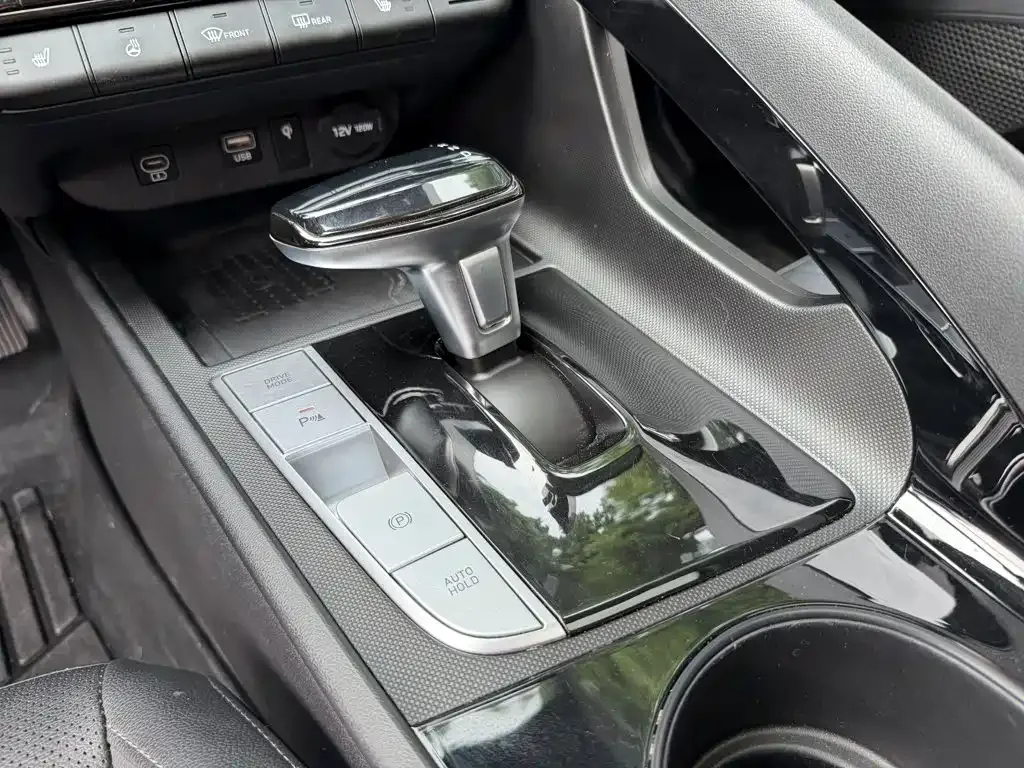Hyundai Elantra — фото 2