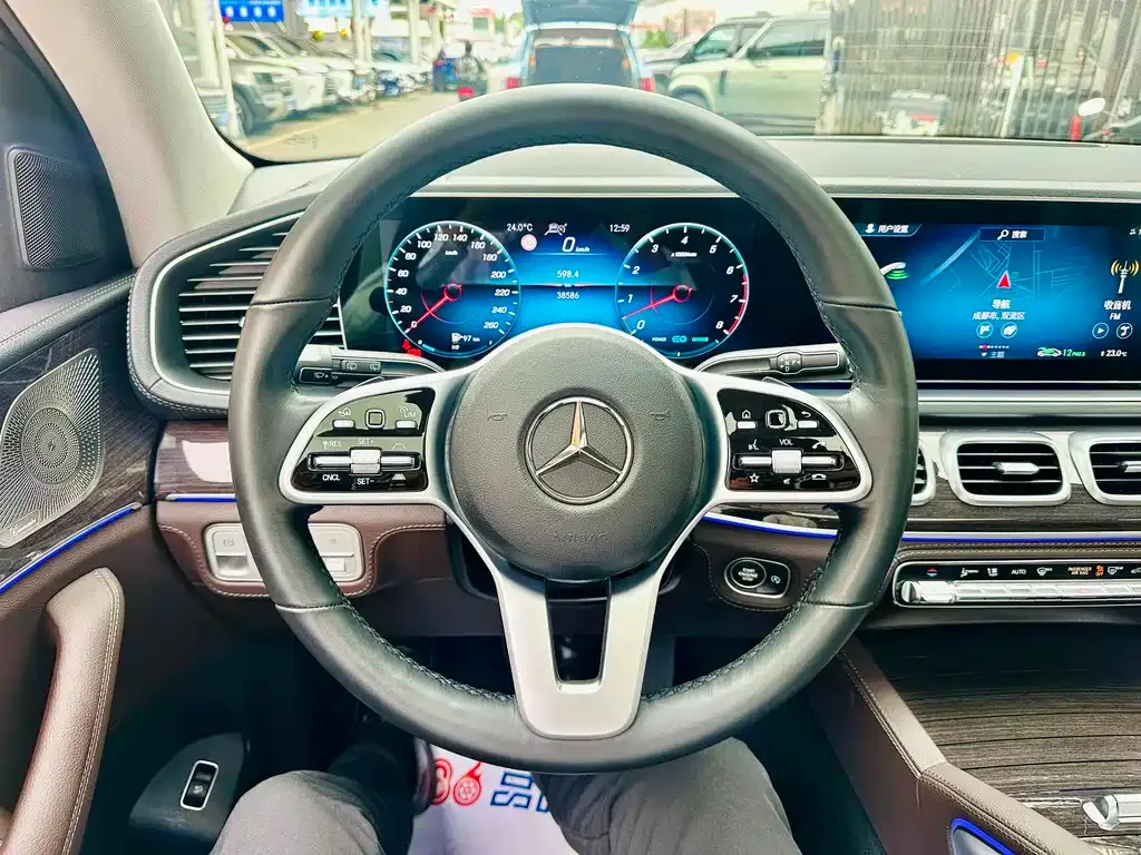Mercedes-Benz GLS — фото 4