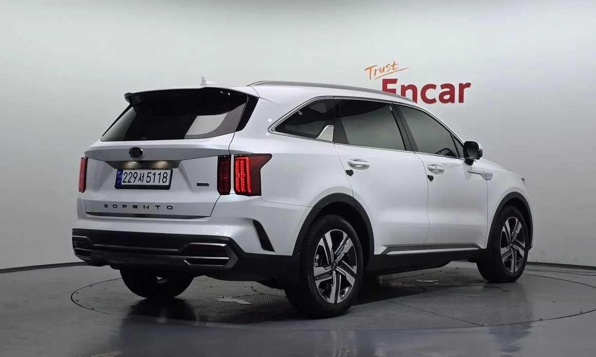 Kia Sorento — фото 6