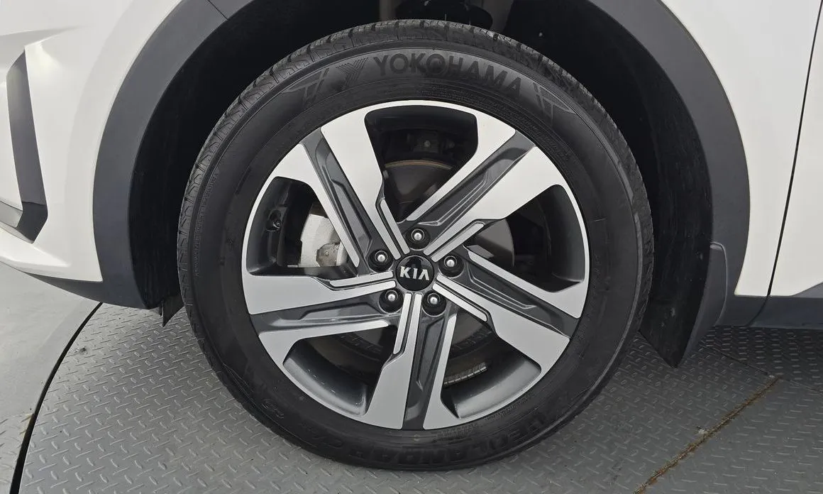 Kia Sorento — фото 10