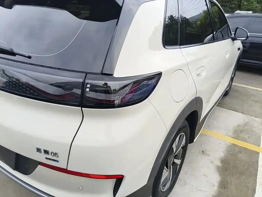 BYD Sealion 05 EV — фото 4