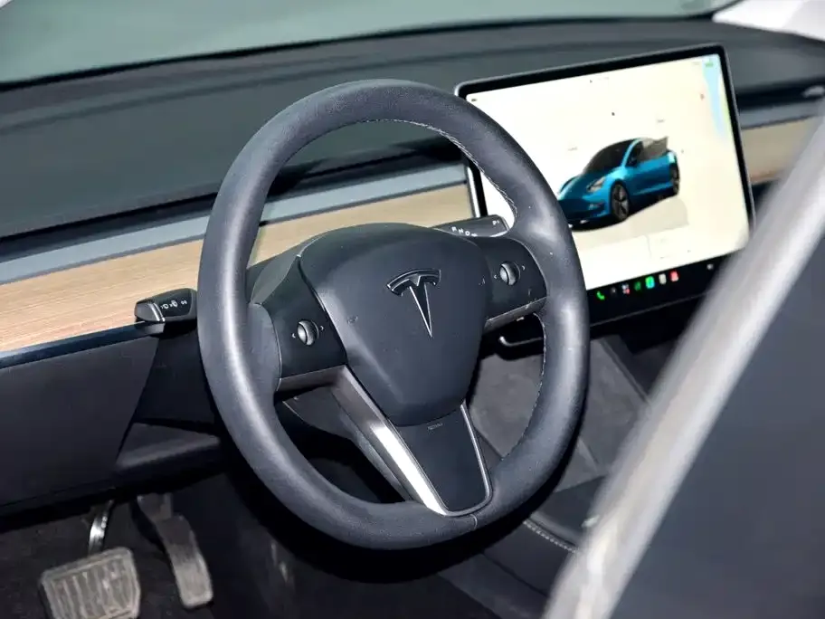 Tesla Model 3 — фото 3