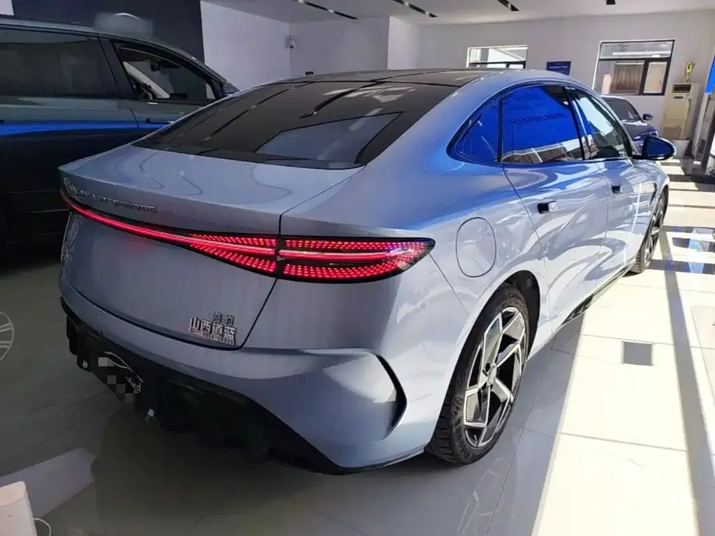 BYD Seal — фото 7