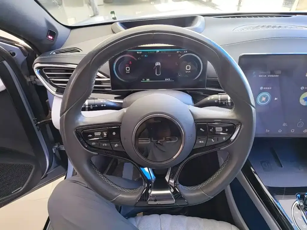BYD Seal — фото 9