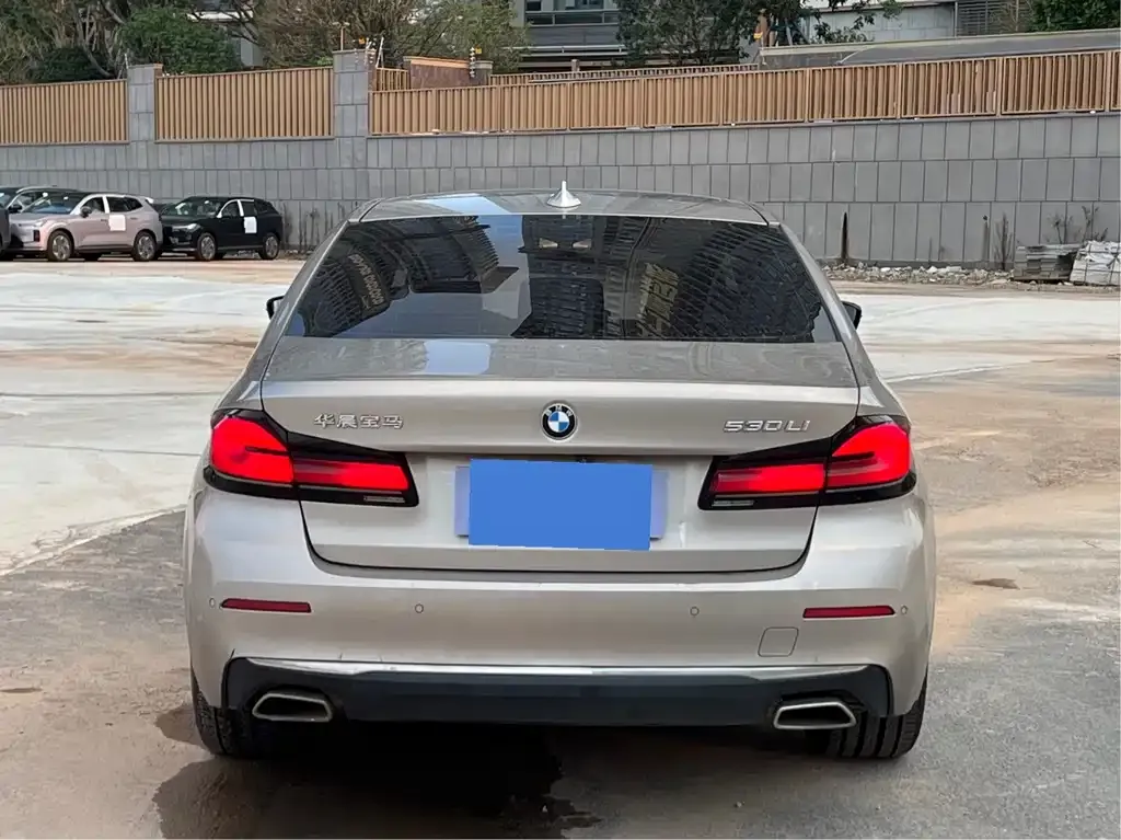 BMW 5 Series — фото 2